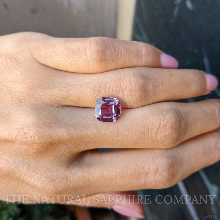 4.02 Ct. Purplish Pink Sapphire from Ceylon (Sri Lanka)