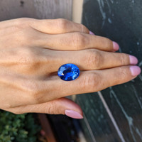 14.15 Ct. Blue Sapphire from Ceylon (Sri Lanka) Life Style