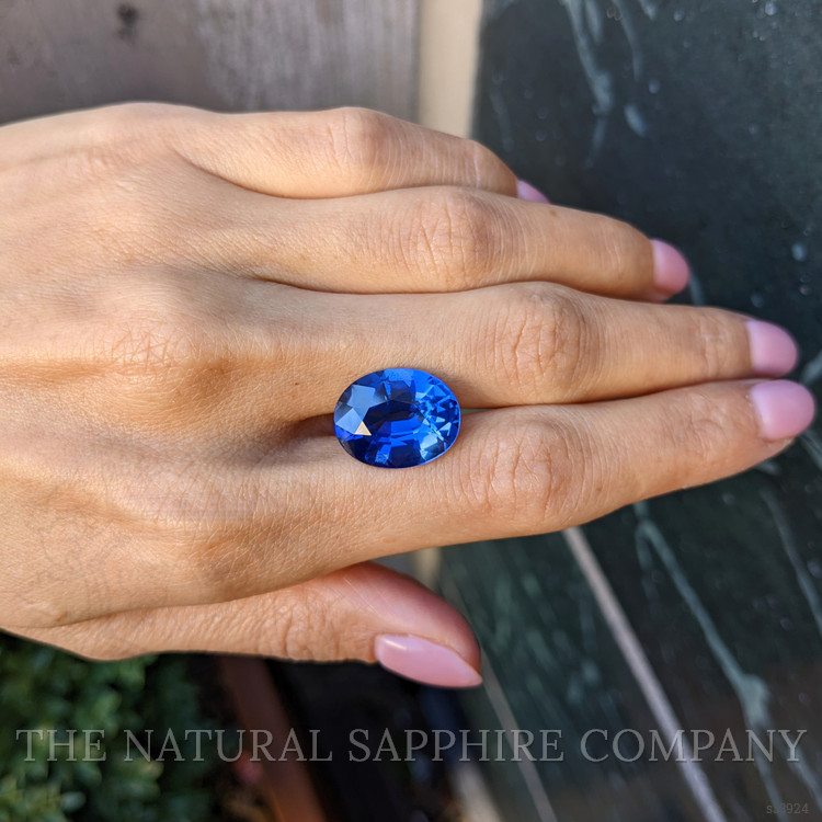 14.15 Ct. Blue Sapphire from Ceylon (Sri Lanka)