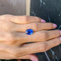 5.25 Ct. Blue Sapphire from Ceylon (Sri Lanka) Life Style