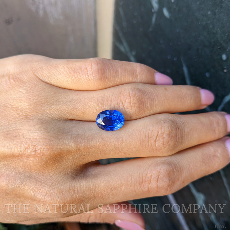 5.25 Ct. Blue Sapphire from Ceylon (Sri Lanka)