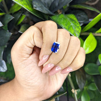 5.04 Ct. Blue Sapphire from Ceylon (Sri Lanka) Life Style