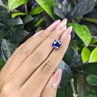 5.04 Ct. Blue Sapphire from Ceylon (Sri Lanka) Life Style