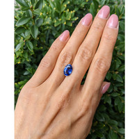 3.97 Ct. Blue Sapphire from Ceylon (Sri Lanka) Life Style