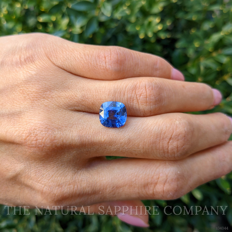 5.55 Ct. Blue Sapphire from Ceylon (Sri Lanka)