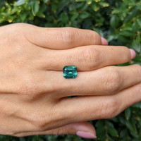 3.17 Ct. Green Sapphire from Madagascar Life Style