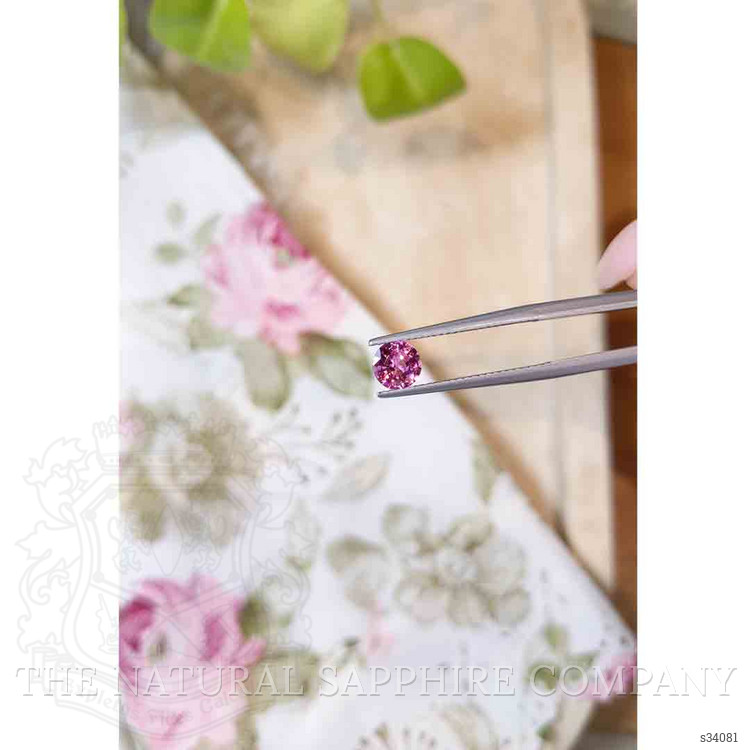 0.81 Ct. Pink Sapphire from Ceylon (Sri Lanka)