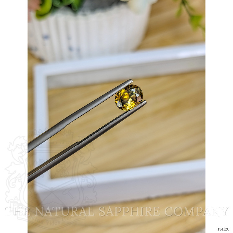 1.62 Ct. Bi Color Sapphire from Ceylon (Sri Lanka)