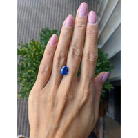 3.90 Ct. Blue Sapphire from Ceylon (Sri Lanka) Life Style