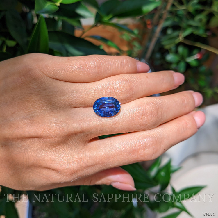7.70 Ct. Blue Sapphire from Ceylon (Sri Lanka)