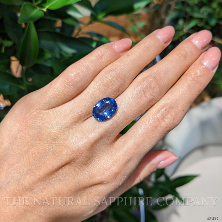 7.70 Ct. Blue Sapphire from Ceylon (Sri Lanka)
