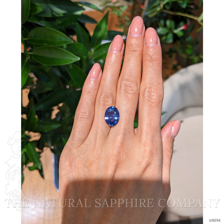 7.70 Ct. Blue Sapphire from Ceylon (Sri Lanka)
