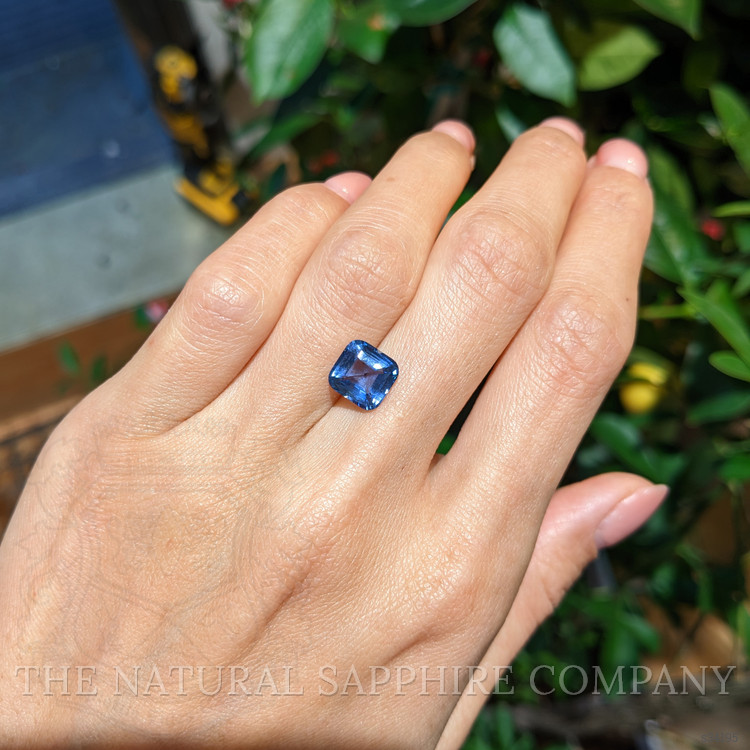 3.05 Ct. Blue Sapphire from Ceylon (Sri Lanka)