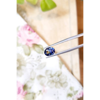2.20 Ct. Bi Color Sapphire from Ceylon (Sri Lanka) Life Style