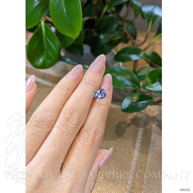 2.18 Ct. Bi Color Sapphire from Ceylon (Sri Lanka)
