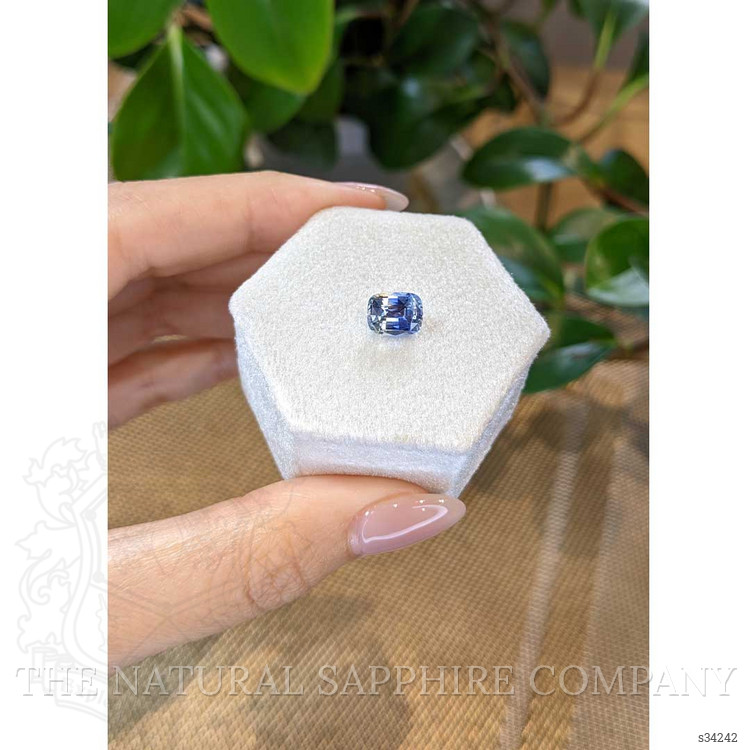 2.18 Ct. Bi Color Sapphire from Ceylon (Sri Lanka)
