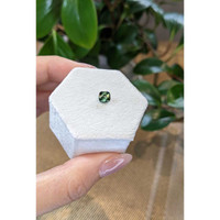 1.09 Ct. Bi Color Sapphire from Madagascar Life Style