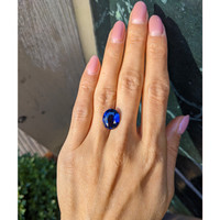 9.04 Ct. Blue Sapphire from Ceylon (Sri Lanka) Life Style