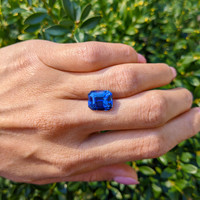 7.20 Ct. Blue Sapphire from Ceylon (Sri Lanka) Life Style