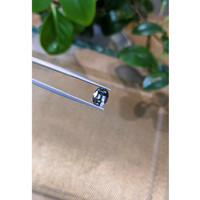 3.28 Ct. Bi Color Sapphire from Ceylon (Sri Lanka) Life Style