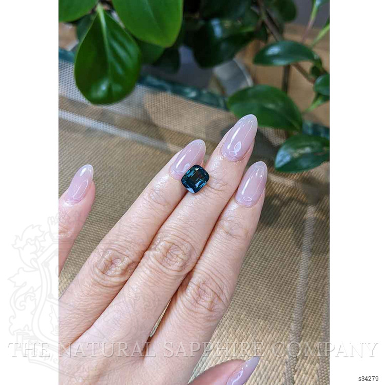 4.03 Ct. Bluish Green Sapphire from Ceylon (Sri Lanka)
