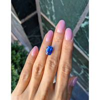 7.04 Ct. Blue Sapphire from Ceylon (Sri Lanka) Life Style