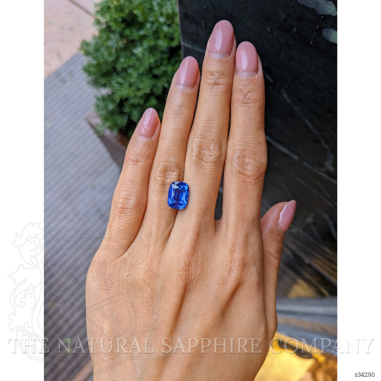 5.57 Ct. Blue Sapphire from Ceylon (Sri Lanka)