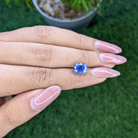 3.15 Ct. Blue Sapphire from Ceylon (Sri Lanka) Life Style