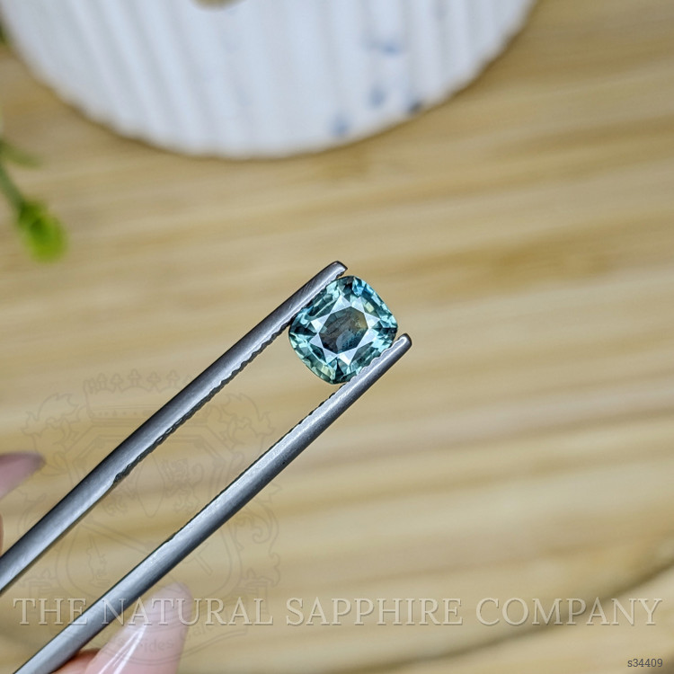 1.09 Ct. Green Sapphire from Ceylon (Sri Lanka)