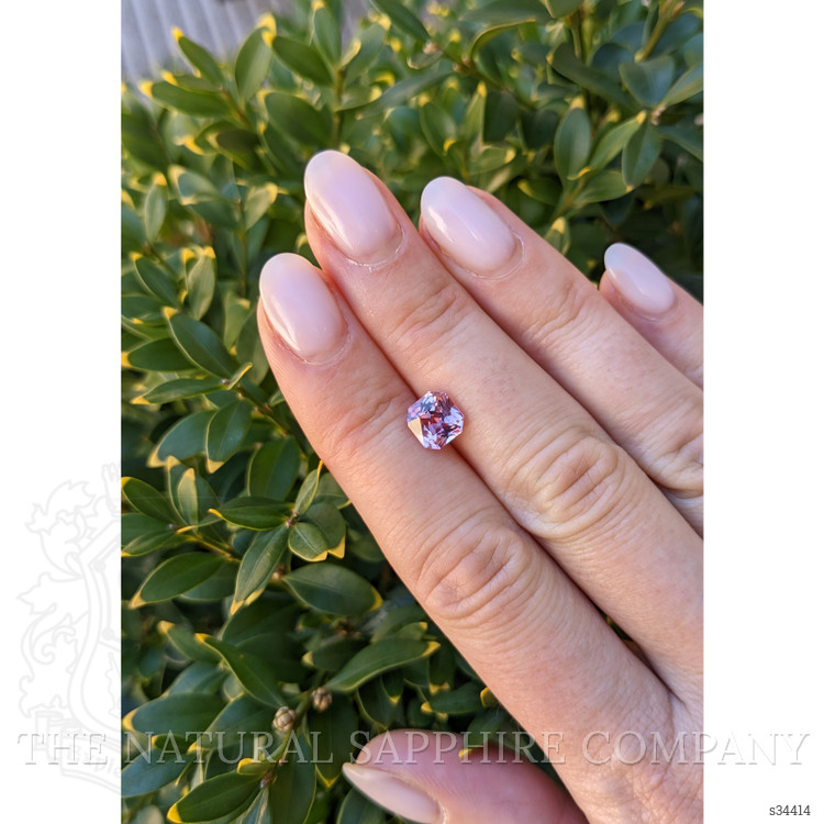 1.69 Ct. Pink Sapphire from Ceylon (Sri Lanka)