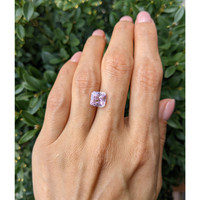 3.15 Ct. Pink Sapphire from Ceylon (Sri Lanka) Life Style