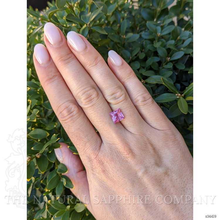 2.81 Ct. Pink Sapphire from Ceylon (Sri Lanka)