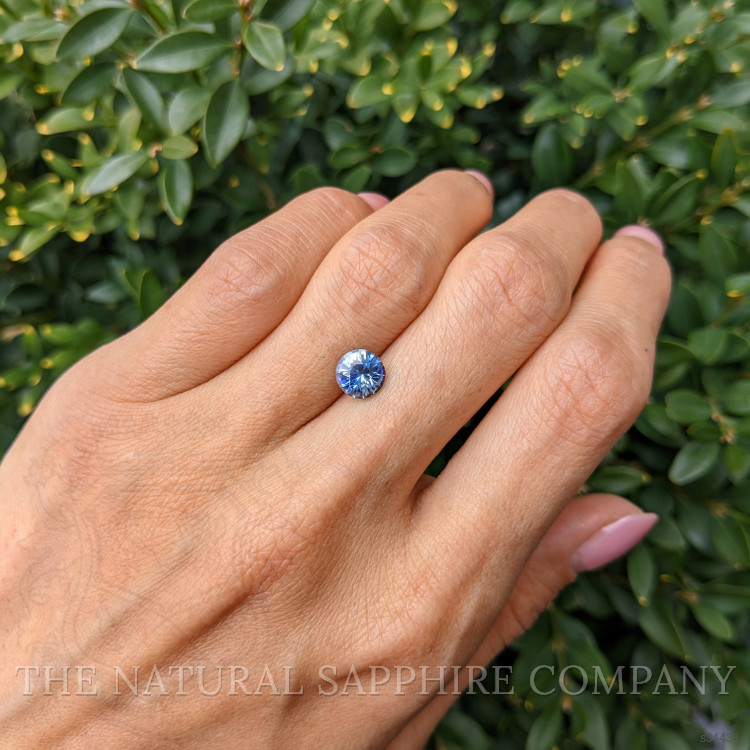 1.57 Ct. Bi Color Sapphire from Ceylon (Sri Lanka)