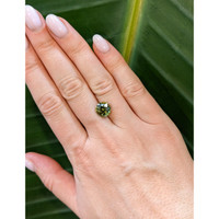4.58 Ct. Yellowish Green Sapphire from Ceylon (Sri Lanka) Life Style