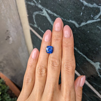 4.62 Ct. Blue Sapphire from Ceylon (Sri Lanka) Life Style