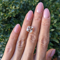 5.62 Ct. Peach Sapphire from Ceylon (Sri Lanka) Life Style