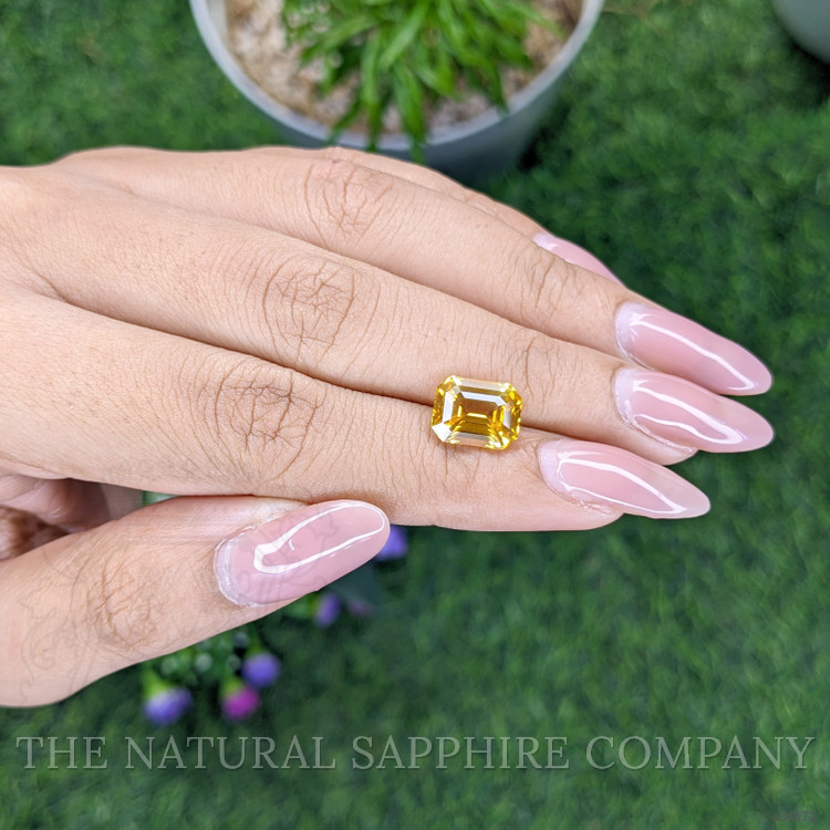 4.05 Ct. Yellowish Orange Sapphire from Ceylon (Sri Lanka)