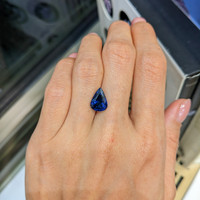 4.07 Ct. Blue Sapphire from West Africa Life Style