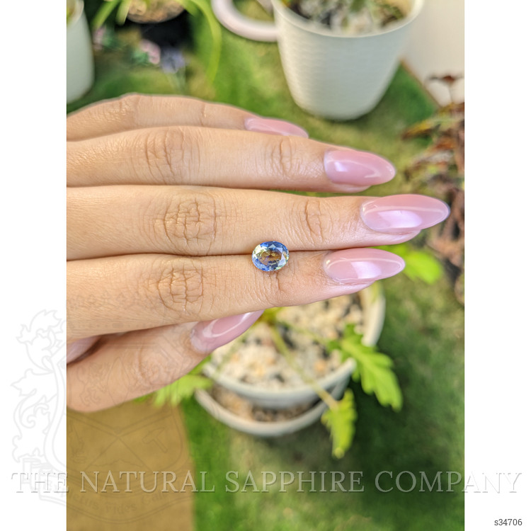 1.85 Ct. Bi Color Sapphire from Ceylon (Sri Lanka)