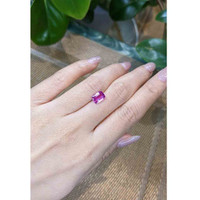 2.10 Ct. Pink Sapphire from Ceylon (Sri Lanka) Life Style