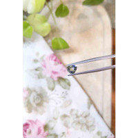 1.25 Ct. Bi Color / Parti Sapphire from Ceylon (Sri Lanka) Life Style