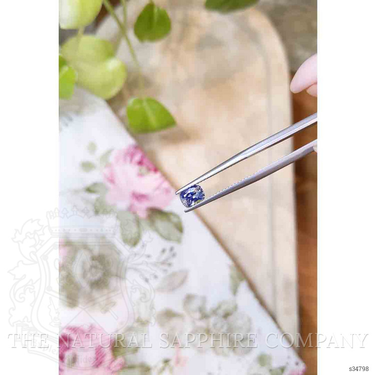 0.95 Ct. Bi Color Sapphire from Ceylon (Sri Lanka)