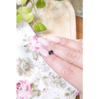 0.90 Ct. Bi Color / Parti Sapphire from Ceylon (Sri Lanka) Life Style