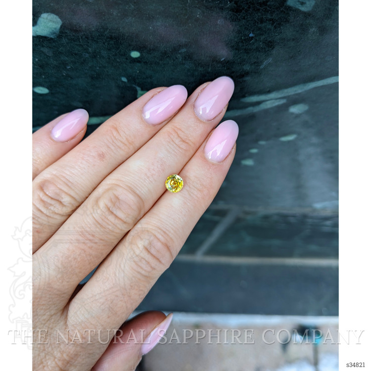 0.93 Ct. Greenish Yellow Sapphire from Ceylon (Sri Lanka)