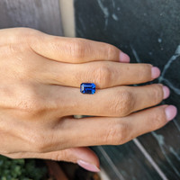 2.52 Ct. Blue Sapphire from Madagascar Life Style