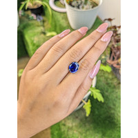 5.24 Ct. Blue Sapphire from Ceylon (Sri Lanka) Life Style
