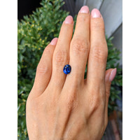 2.51 Ct. Blue Sapphire from Ceylon (Sri Lanka) Life Style