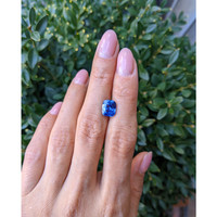 3.18 Ct. Blue Sapphire from Ceylon (Sri Lanka) Life Style