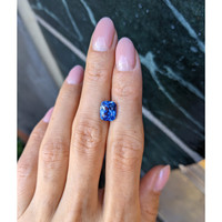 3.18 Ct. Blue Sapphire from Ceylon (Sri Lanka) Life Style