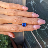 3.06 Ct. Blue Sapphire from Ceylon (Sri Lanka) Life Style